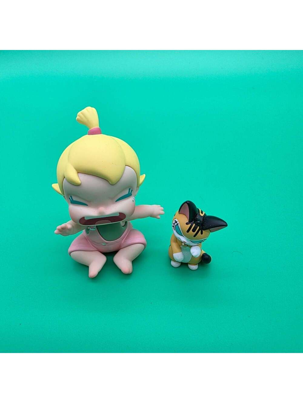 Pop Mart Crybaby Crying Again Series Crying Baby with Cat Vinyl‎ Figure Set